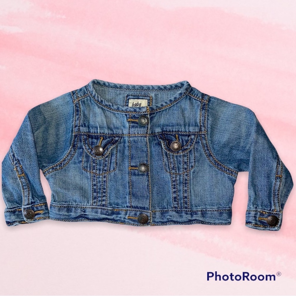 OshKosh Bgosh Baby Girl Denim Blue
Jean Jacket Infant Size 6 Months Button up
